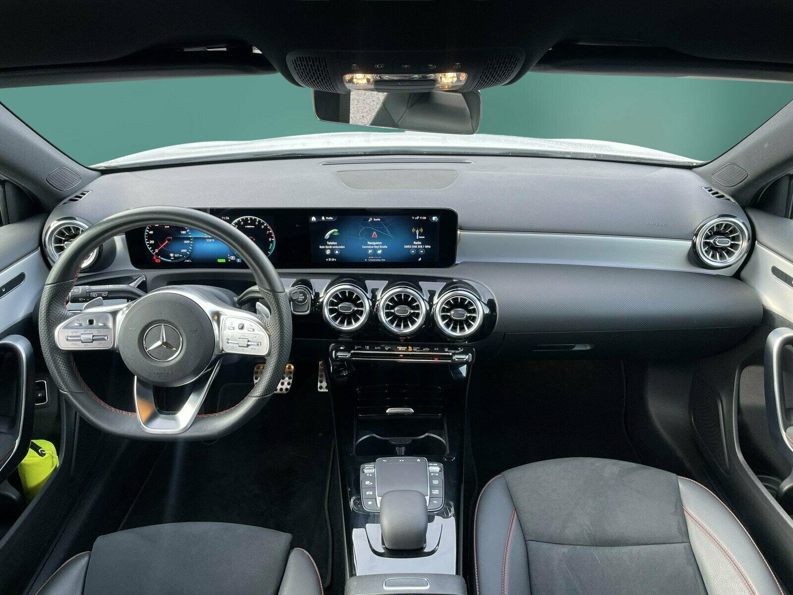 Mercedes-Benz A 250 A 250 e AMG Line