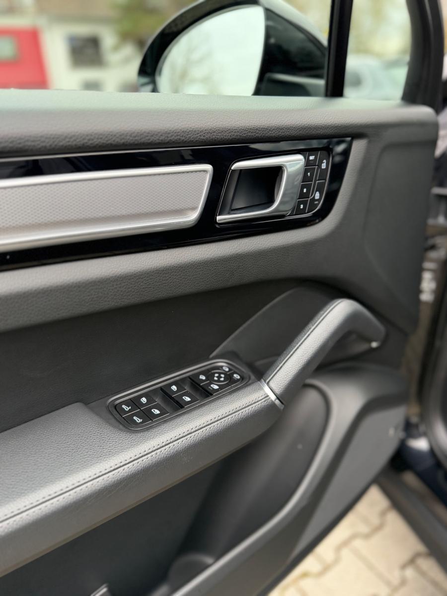 Porsche Cayenne Platinum Edition