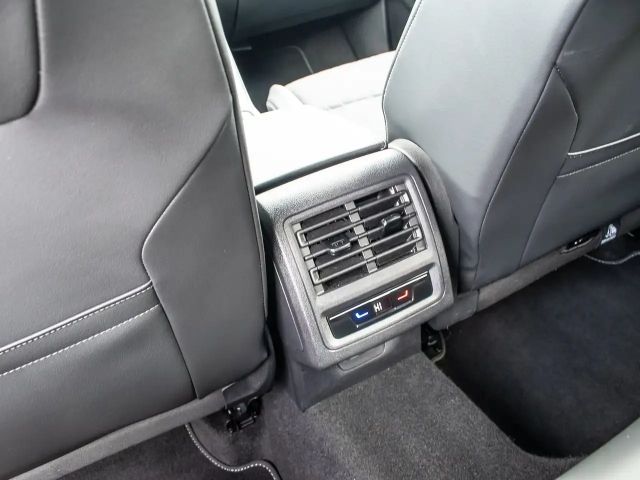 Volkswagen Golf 2.0 TDI DSG Life Variant