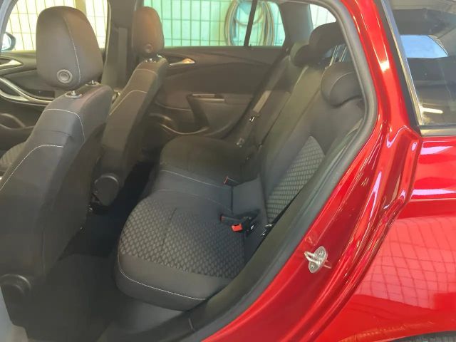 Opel Astra 1.2 Turbo Edition Sports Tourer