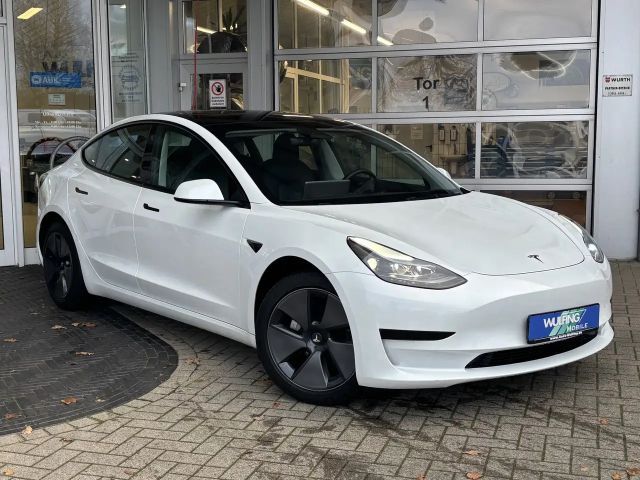 Tesla Model 3 RWD