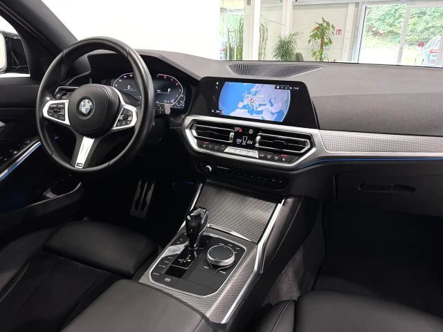 BMW 330 330e M-Sport xDrive