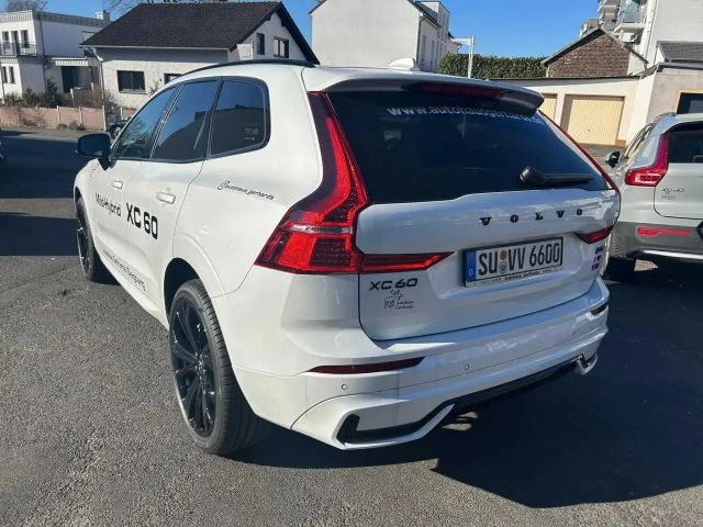Volvo XC60 AWD Dark Plus