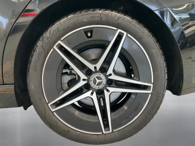 Mercedes-Benz C 200 C 200 d Sedan