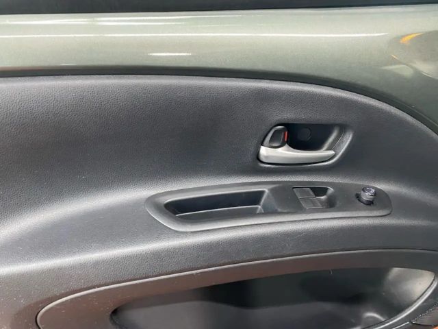 Toyota Aygo Bi-Tone Hatchback Pulse