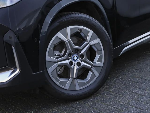 BMW iX1 xDrive30