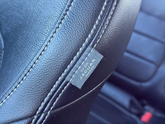 Jaguar XE AWD D200 R-Dynamic S