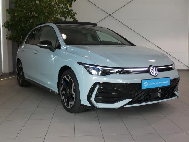 Volkswagen Golf 1.5 eTSI DSG R-Line