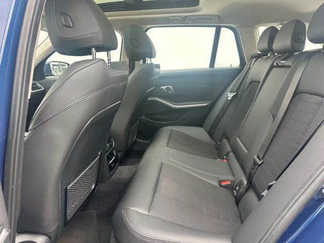 BMW 330 330e Touring