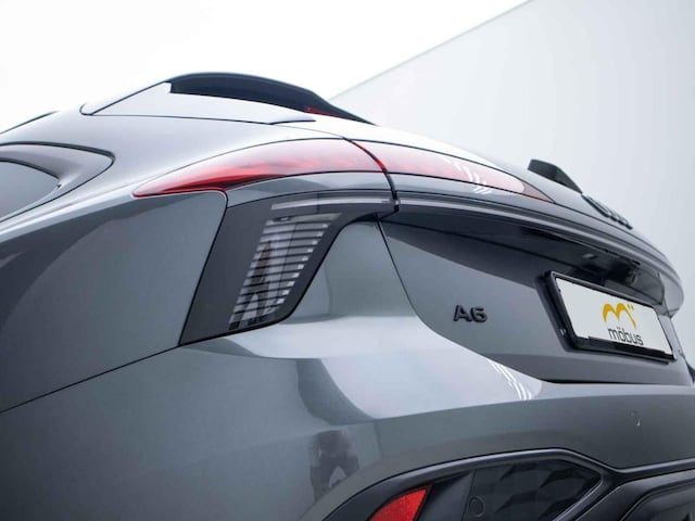 Audi A6 Avant Quattro S-Tronic