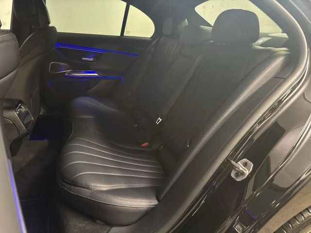 Mercedes-Benz E 220 4MATIC E 220 d Sedan