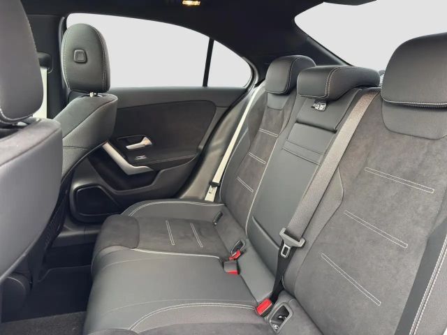 Mercedes-Benz A 200 AMG Line