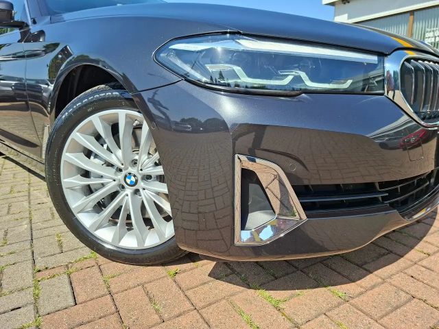 BMW 530 530d Luxury Line Touring xDrive