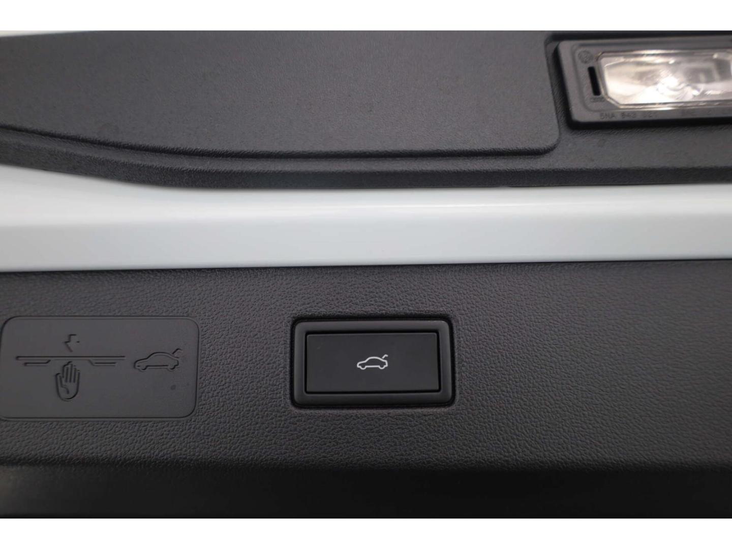 Volkswagen T-Roc 1.5 eTSI R-Line Style