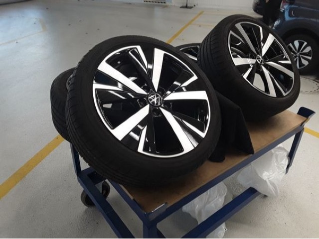 Volkswagen Golf 2.0 TDI DSG Style Variant