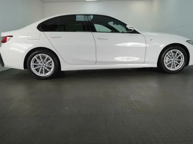BMW 330 330i M-Sport Sedan xDrive