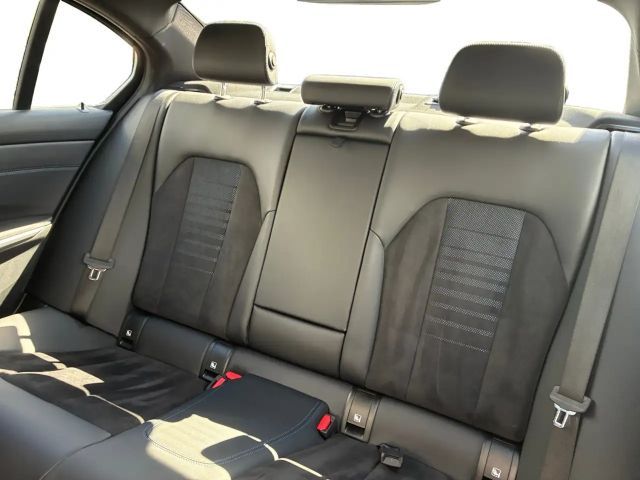 BMW 320 320d M-Sport Sedan xDrive