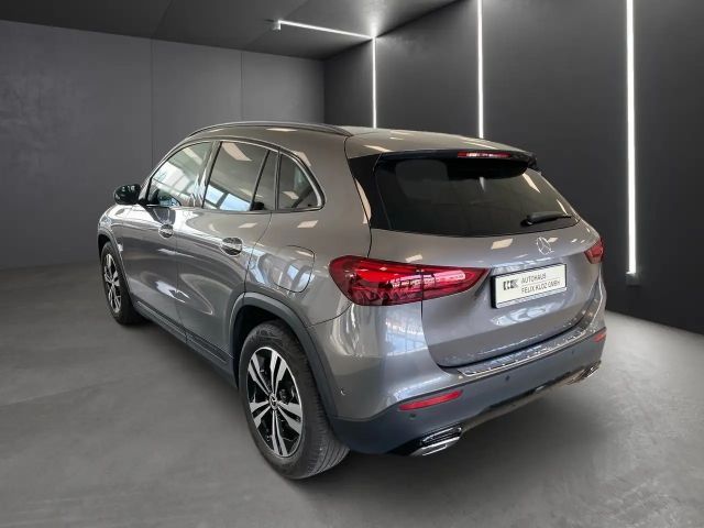 Mercedes-Benz GLA 250 4MATIC Progressive