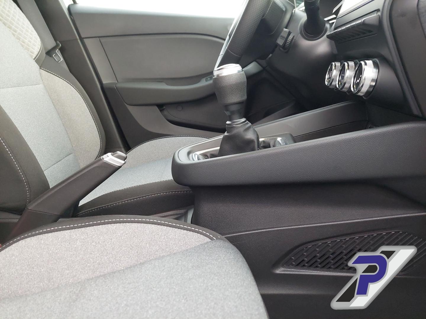 Mitsubishi Colt Plus Navi Digitales Cockpit LED Apple CarPl