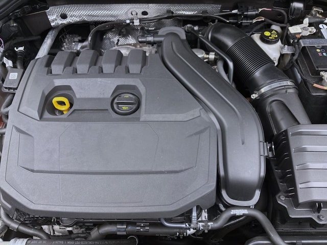 Volkswagen Golf 1.5 eTSI DSG Life Variant