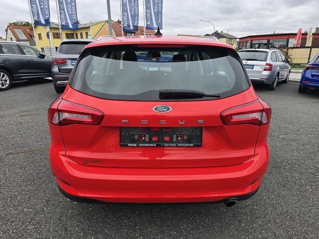 Ford Focus Cool & Connect