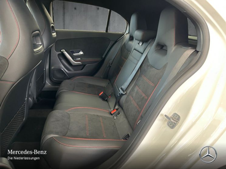 Mercedes-Benz A 200 AMG Line