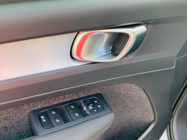 Volvo XC40 B3 B Aut. ACC BLIS PILOT 360° LED NAVI Shzg