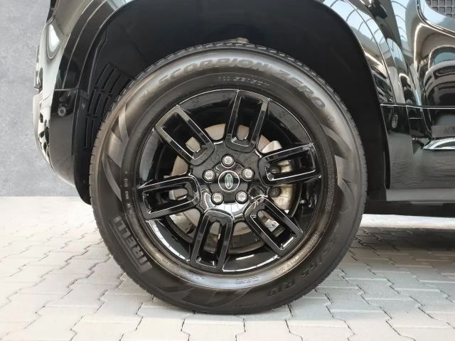 Land Rover Defender 90 D250 Dynamic S