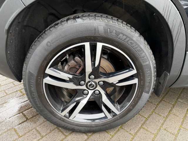 Volvo XC40 Dark Plus