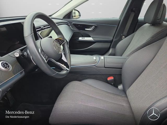 Mercedes-Benz E 220 AVANTGARDE E 220 d Sedan