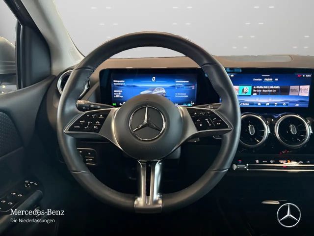 Mercedes-Benz B 200 Progressive Sedan