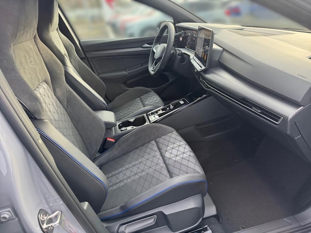 Volkswagen Golf 1.5 eTSI DSG R-Line