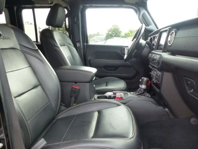 Jeep Wrangler Sahara