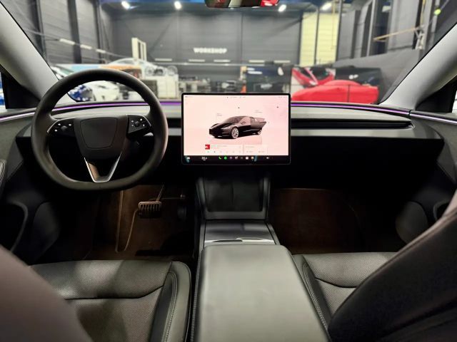 Tesla Model 3 RWD