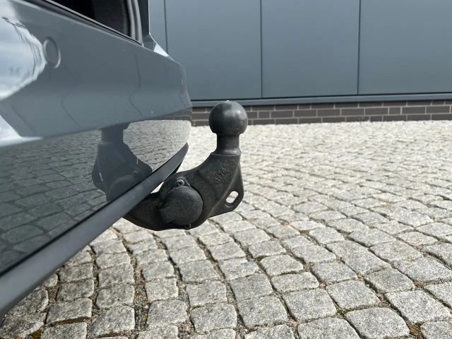 Volkswagen Touran 2.0 TDI DSG IQ.Drive