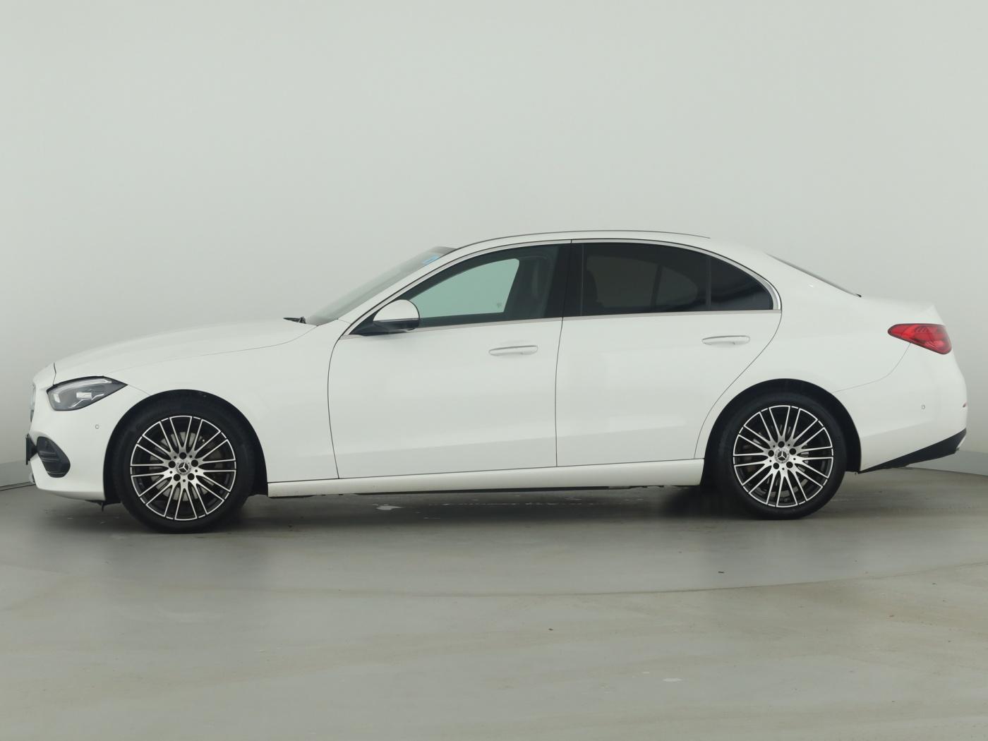 Mercedes-Benz C 300 4MATIC AVANTGARDE C 300 d Sedan