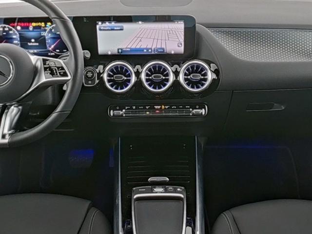 Mercedes-Benz B 200 Progressive Sedan