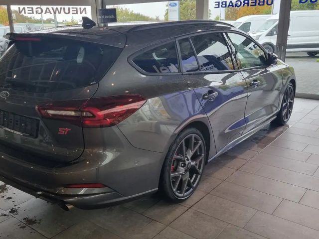 Ford Focus EcoBoost ST Line