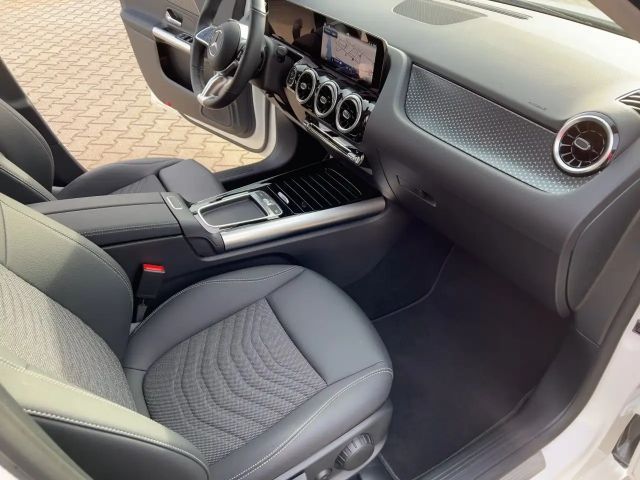 Mercedes-Benz B 180 Progressive Sedan