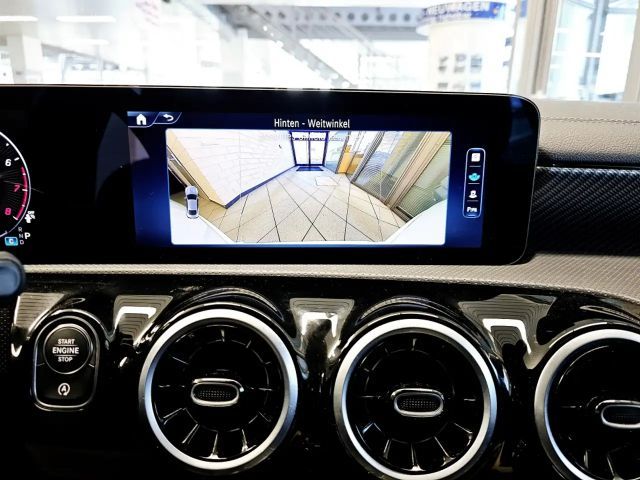 Mercedes-Benz CLA 180 Coupé Progressive