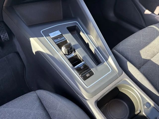 Volkswagen Golf DSG Life Variant