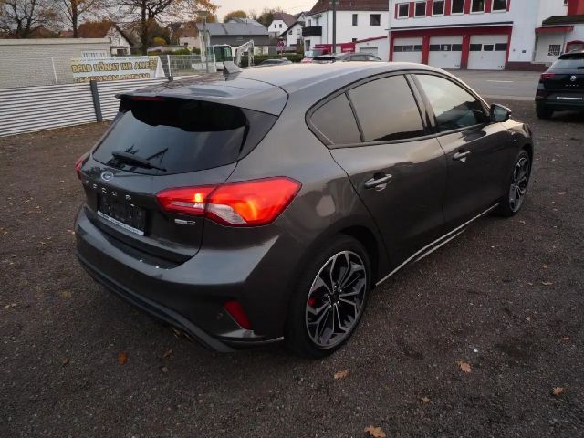 Ford Focus ST Line