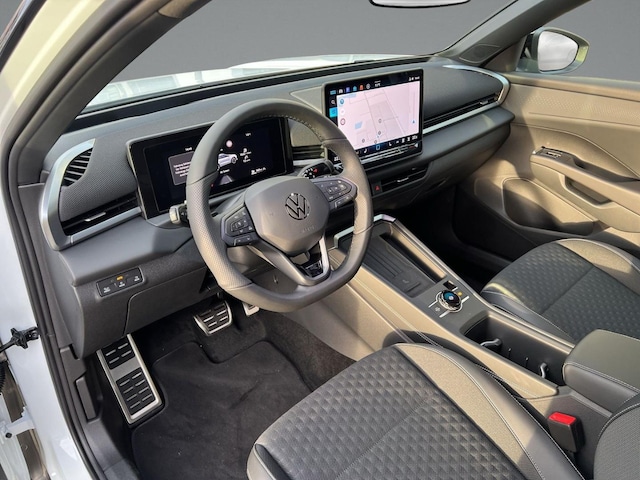 Volkswagen T-Roc 1.5 eTSI DSG R-Line