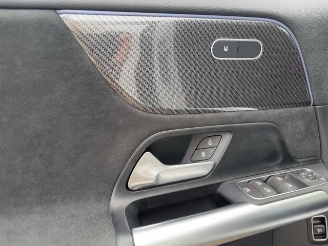 Mercedes-Benz GLA 250 4MATIC AMG Line