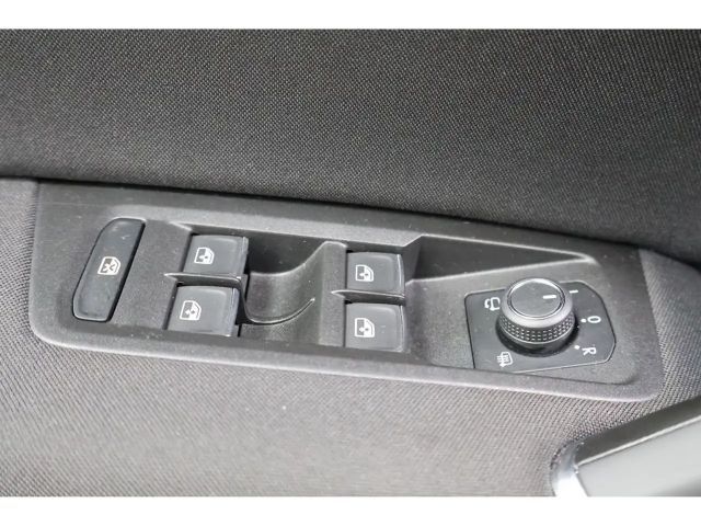 Volkswagen Touran 1.5 TSI DSG R-Line