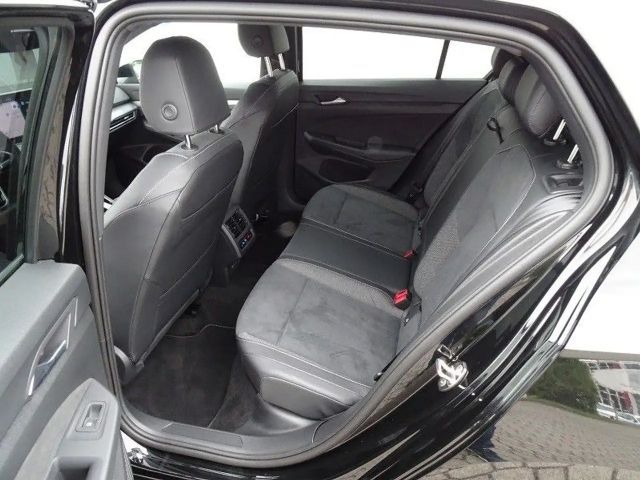Volkswagen Golf 1.5 eTSI DSG