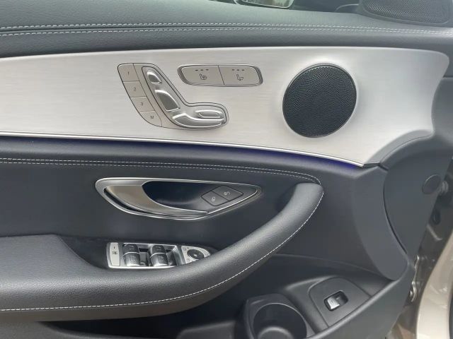 Mercedes-Benz E 220 4MATIC AMG Line