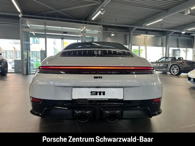 Porsche 992 4 Coupé GTS Targa