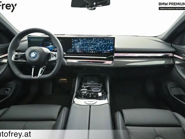 BMW i5 Sedan