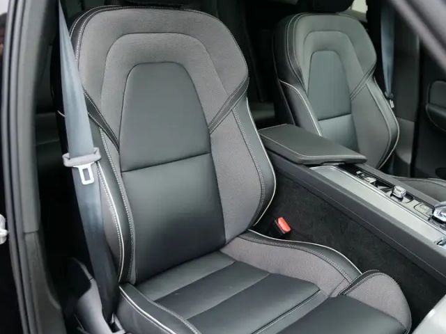 Volvo XC60 AWD Dark Plus Recharge